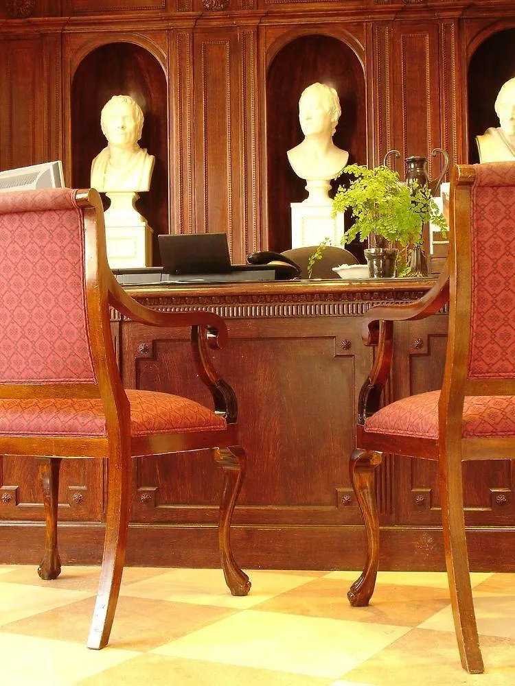 Hotel Des Grands Hommes 3*