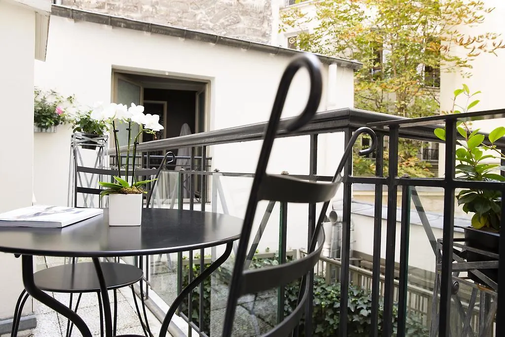 Hotel Des Grands Hommes Paris